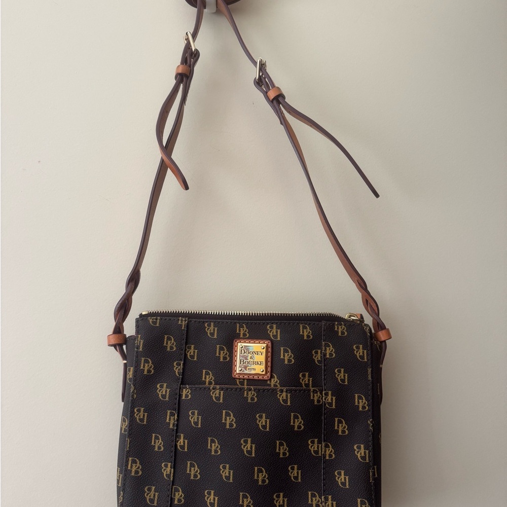 Dooney & Bourke Blakey Marlee Crossbody - Picture 3 of 16
